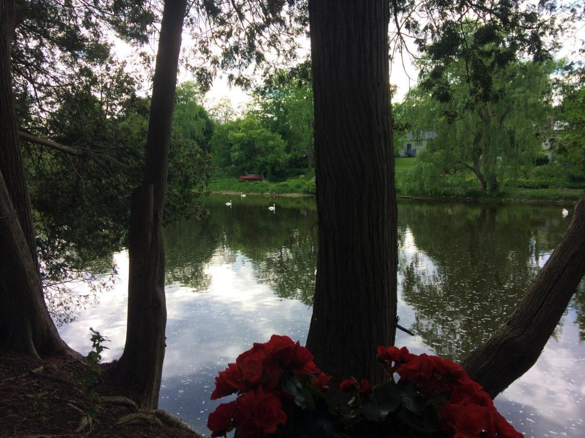 Romantic Riverside Suite In Elora Εξωτερικό φωτογραφία